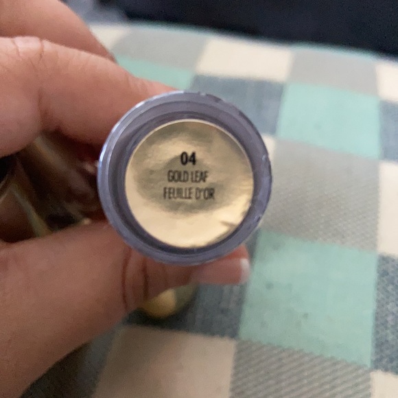 Milani metallic Lights liquid Eyeshadow Gold Leaf - Picture 5 of 5